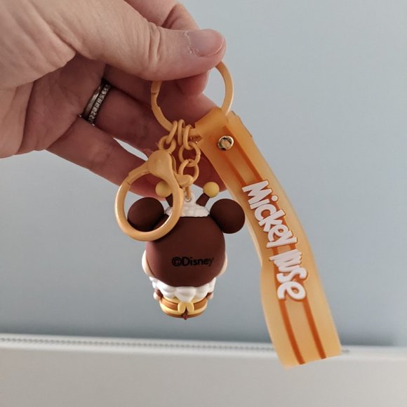 Miniso Disney Bee Blind Bag Keychain - Mickey Mouse - Picture 4 of 4